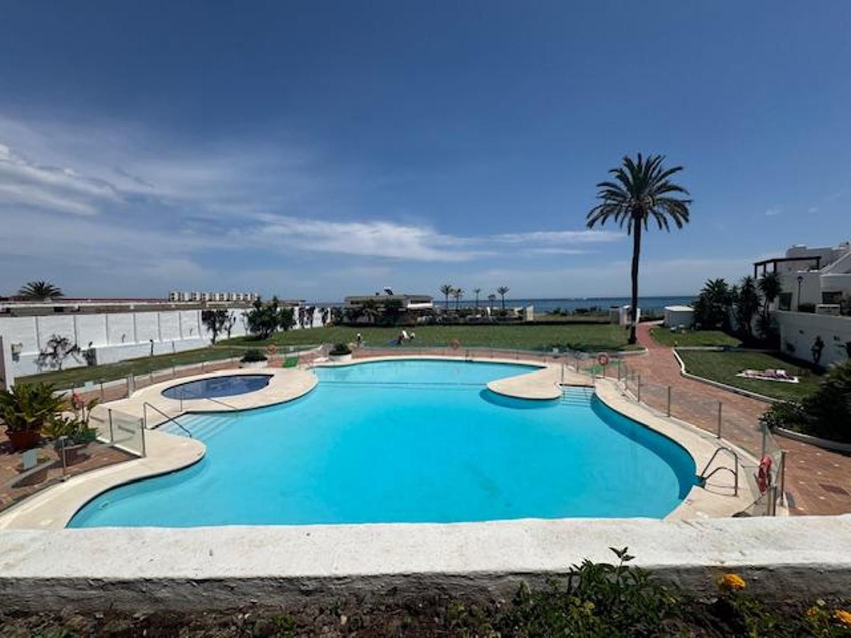 2 Bedroom Apartment in Estepona - Photo 19