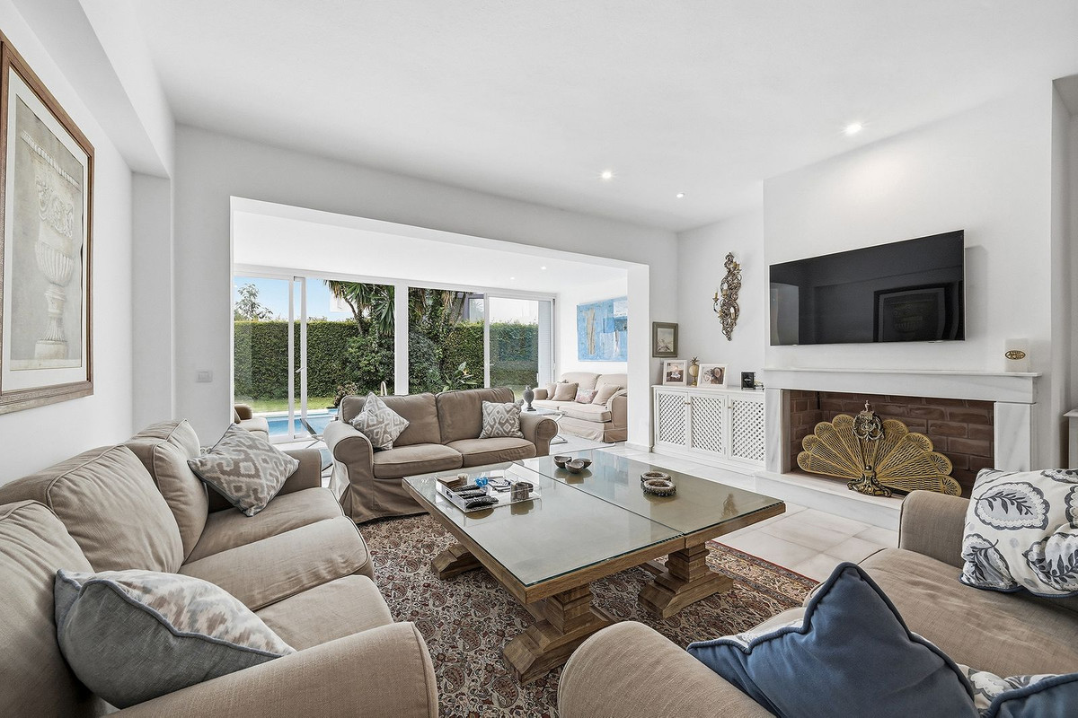 7 Bedroom Villa in Marbella - Photo 19