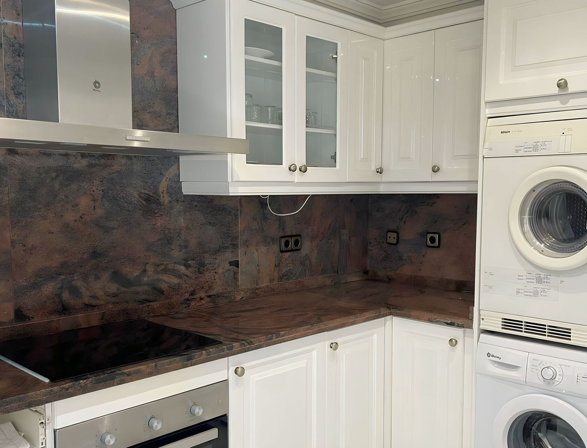 2 Bedroom Apartment in Marbella - Photo 7