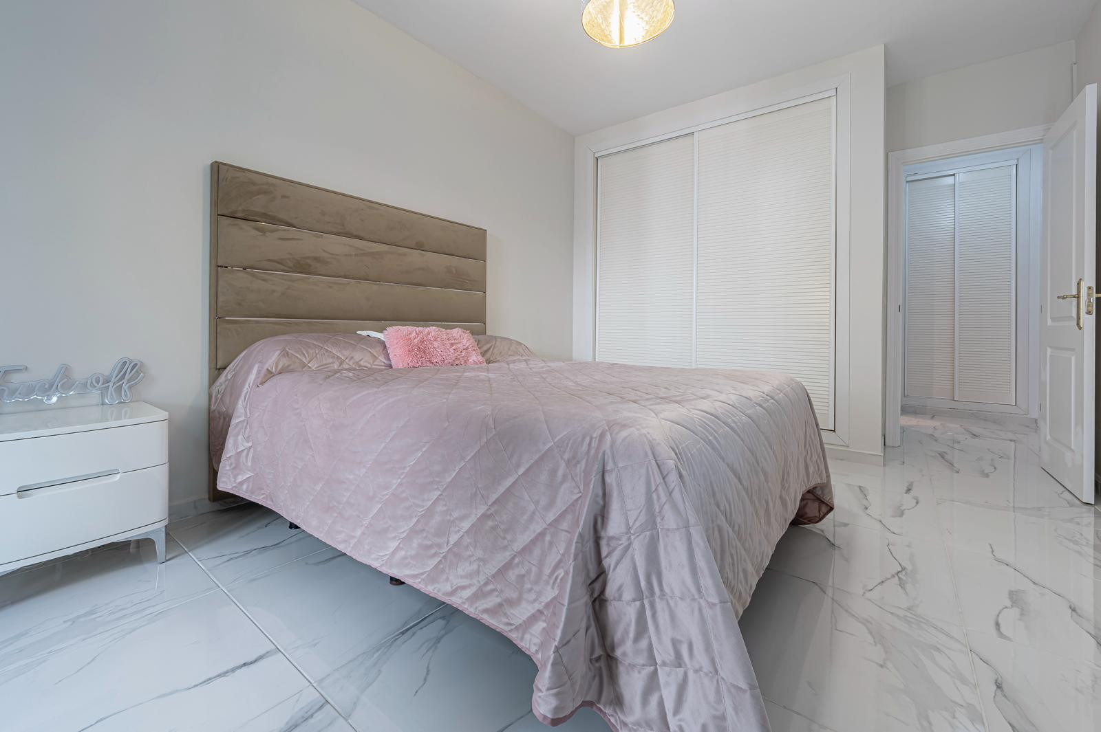 3 Bedroom Apartment in Marbella - Photo 7