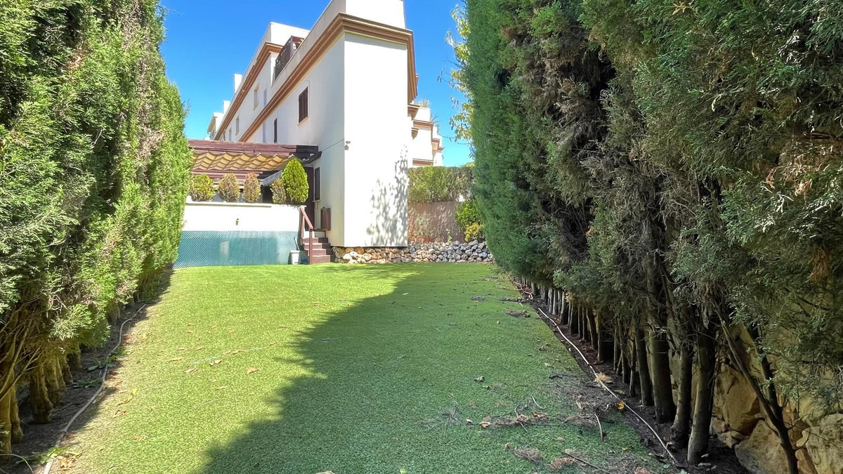 2 Bedroom Apartment in Marbella - Photo 13