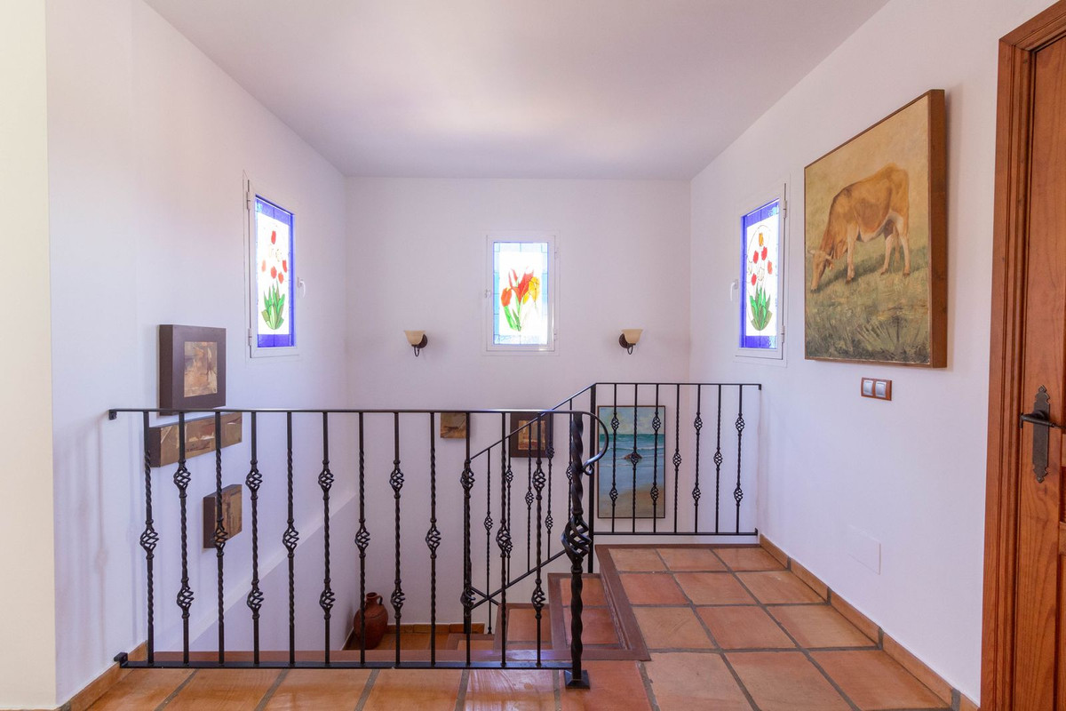 4 Bedroom Country house in Mijas - Фото 30