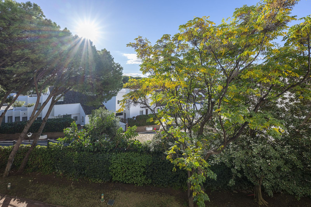 2 Bedroom Apartment in Marbella - Photo 7