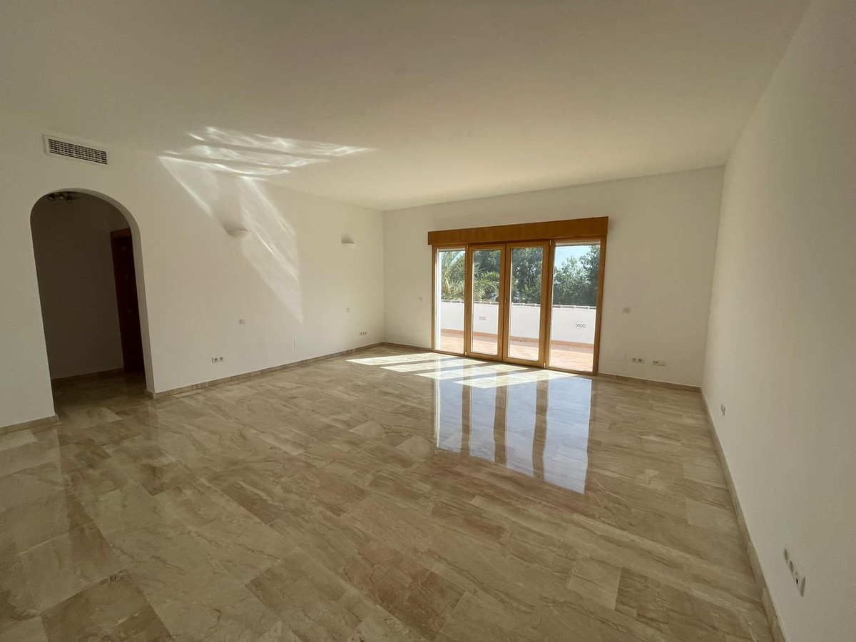 5 Bedroom Villa in Mijas - Photo 30