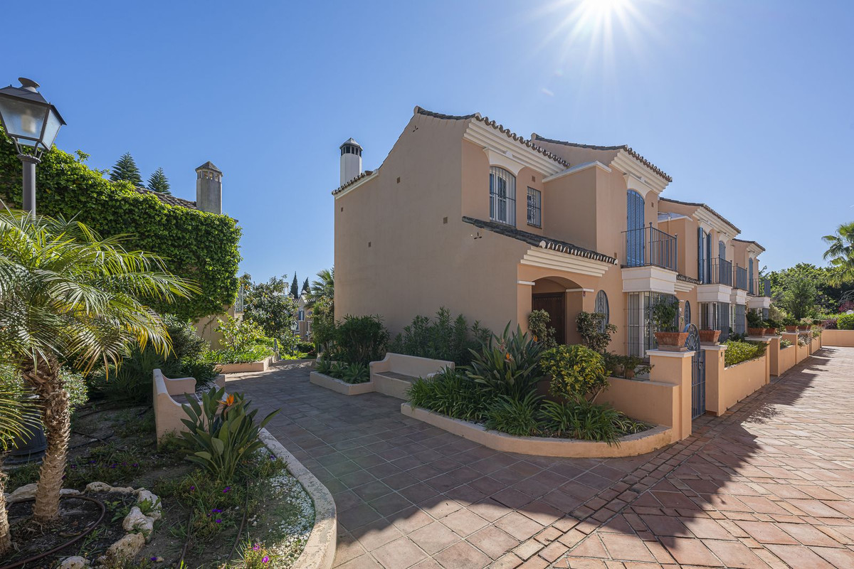 3 Bedroom Townhouse in Marbella - Photo 43
