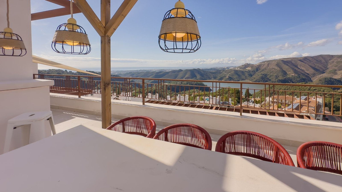 3 Bedroom Penthouse in Istán - Photo 19