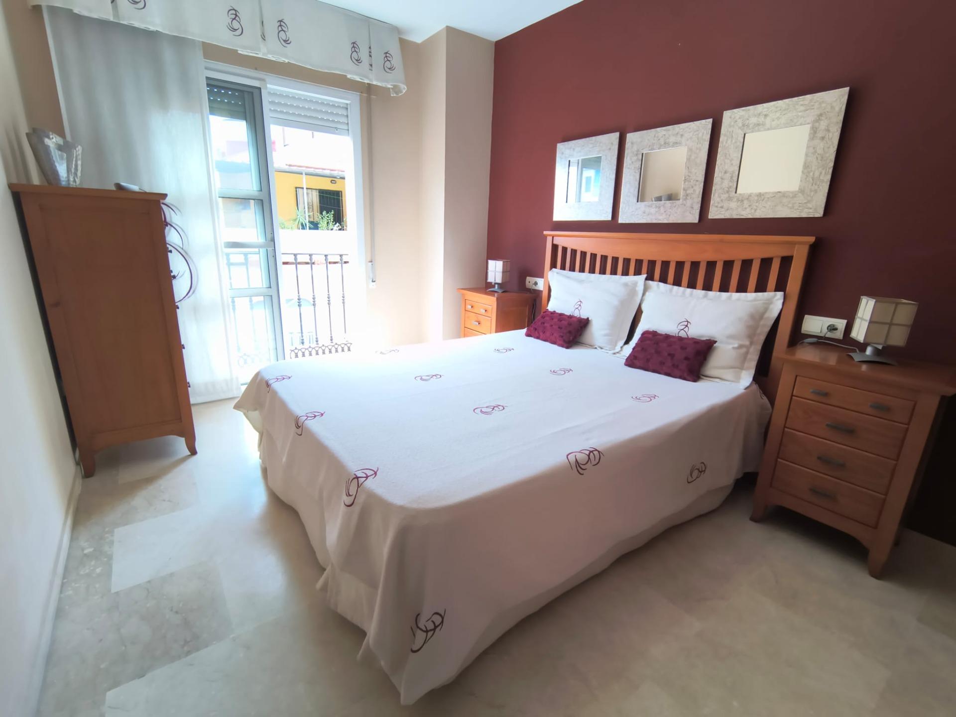 2 Bedroom Apartment in Fuengirola - Photo 3