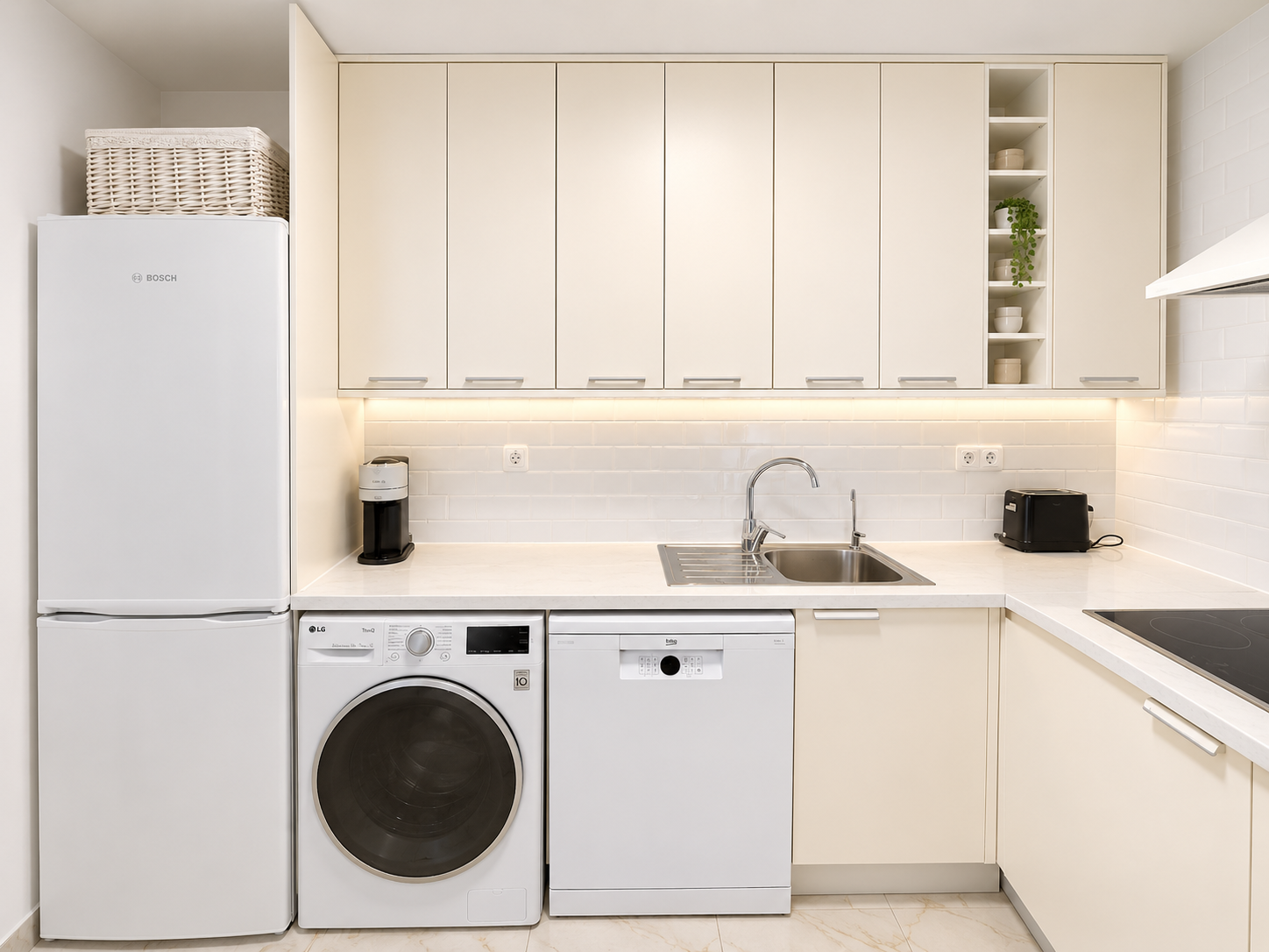 1 Bedroom Apartment in Marbella - Photo 8