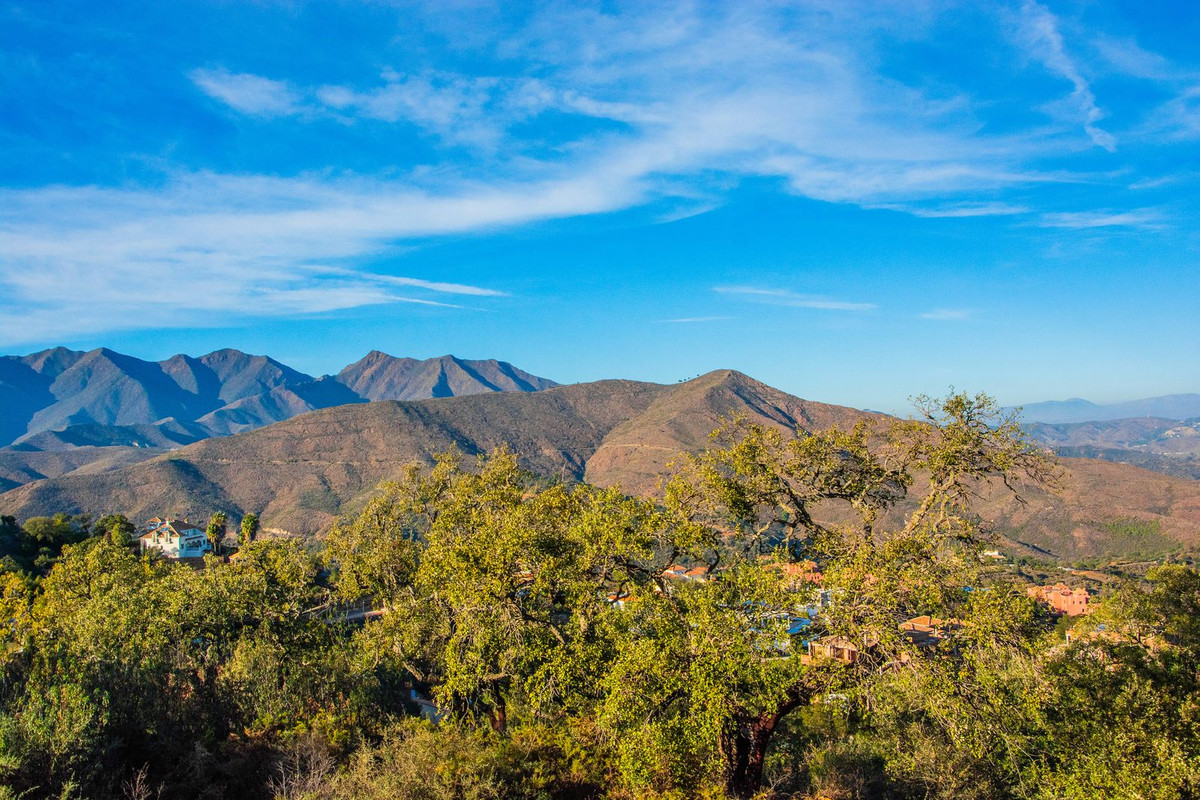 1,563 m² Plot in Marbella