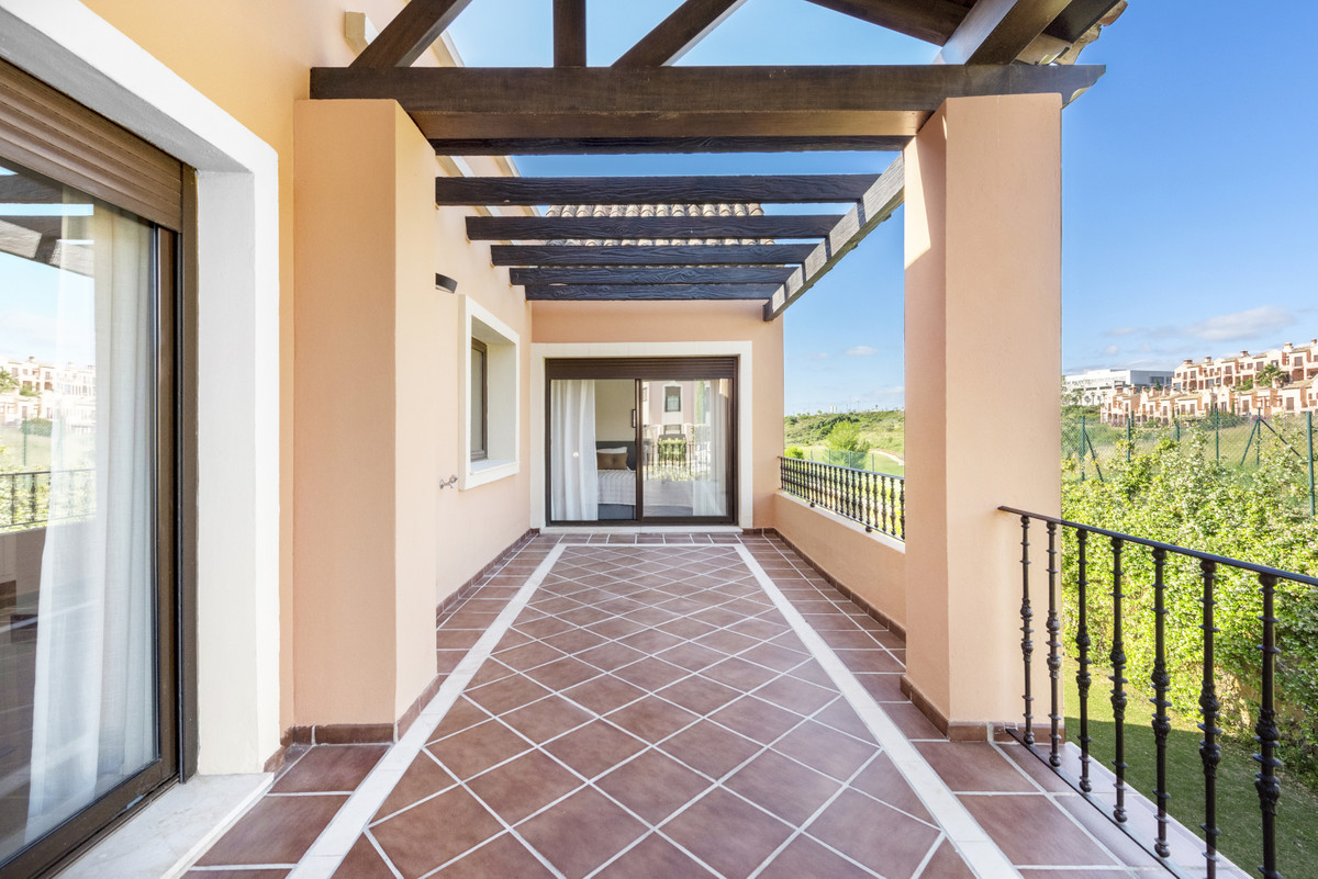 4 Bedroom Villa in Estepona - Photo 14