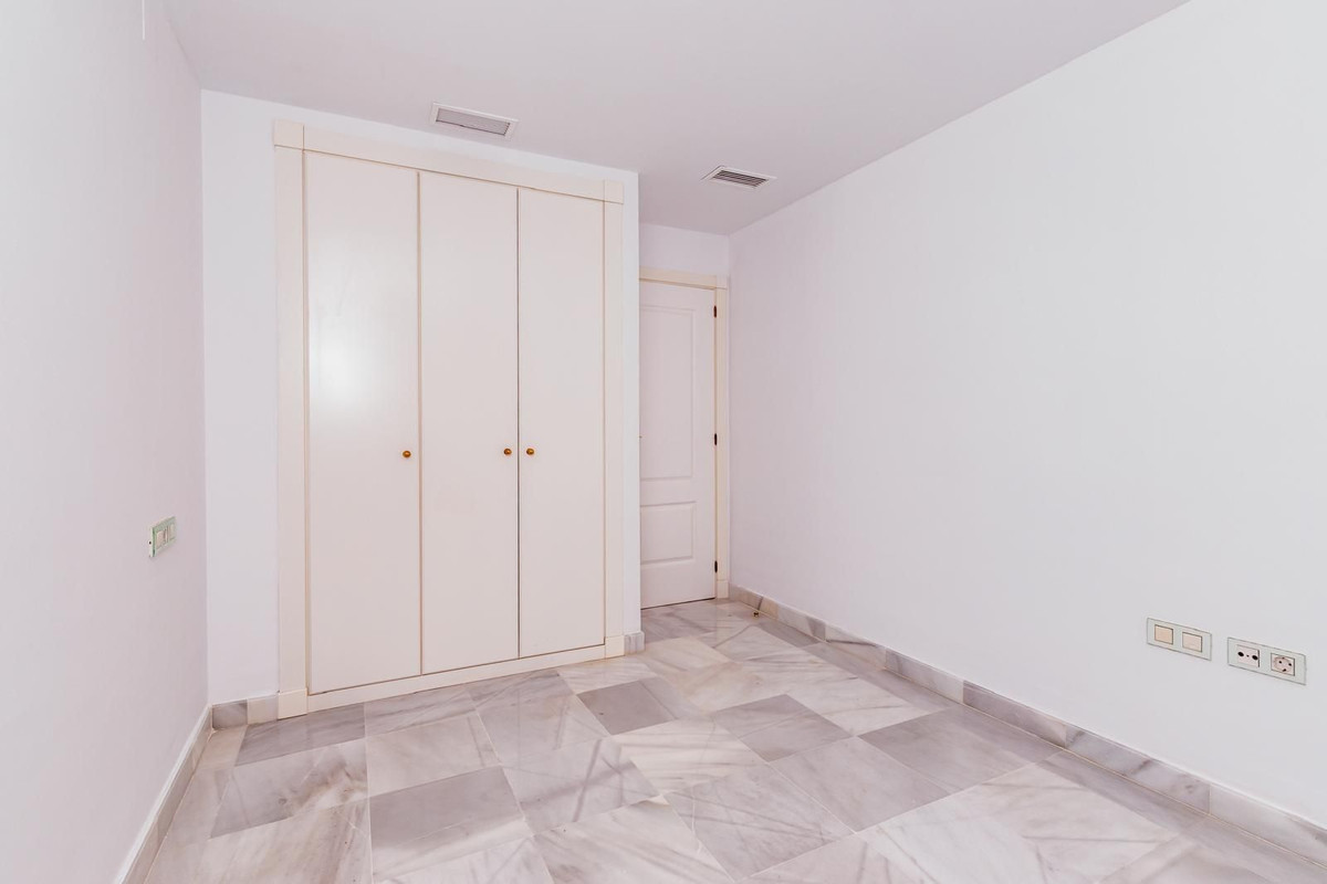 Apartamento com 4 quartos com piscina em Málaga, Espanha – Foto 13
