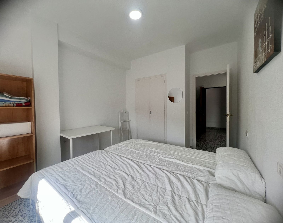 3 Bedroom Apartment in Málaga - Photo 8