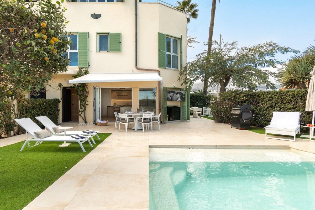 4 Bedroom Villa in Sotogrande - Photo 3