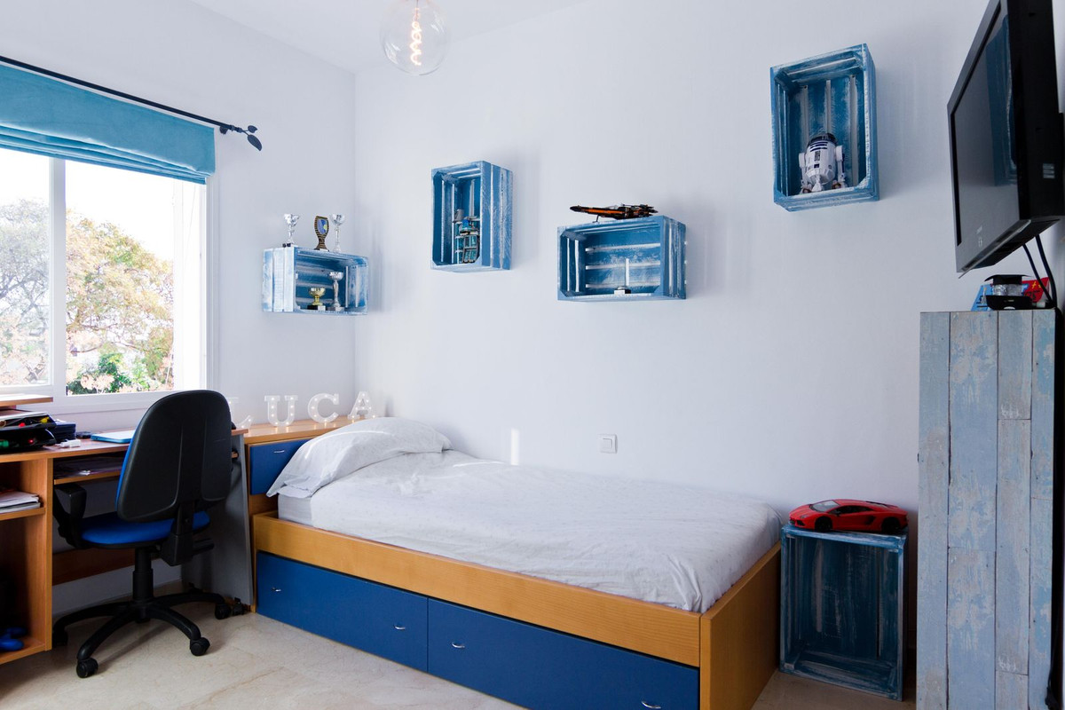 5 Bedroom Townhouse in San Pedro de Alcántara - Photo 18