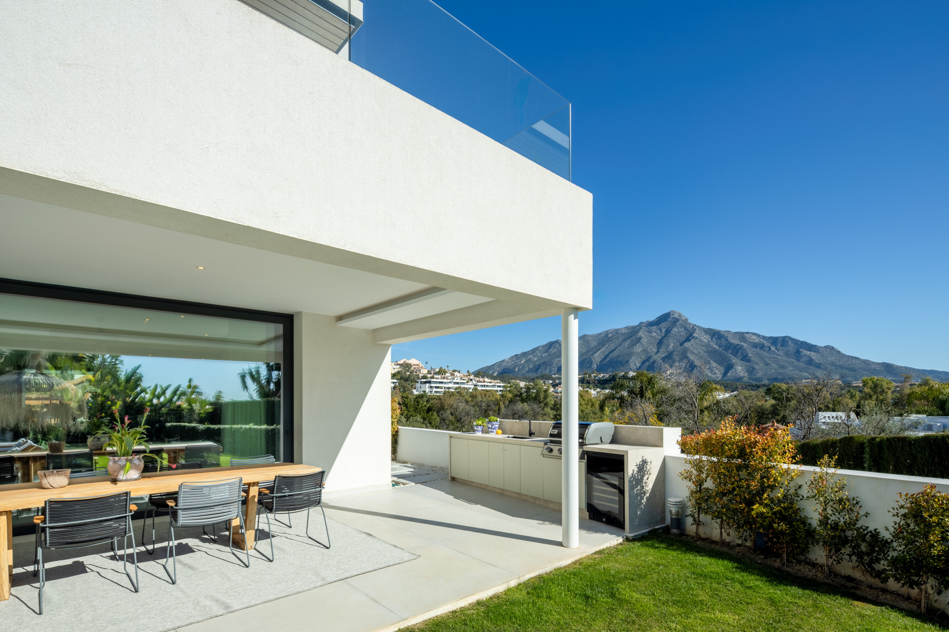 5 Bedroom Villa in Marbella - Photo 12