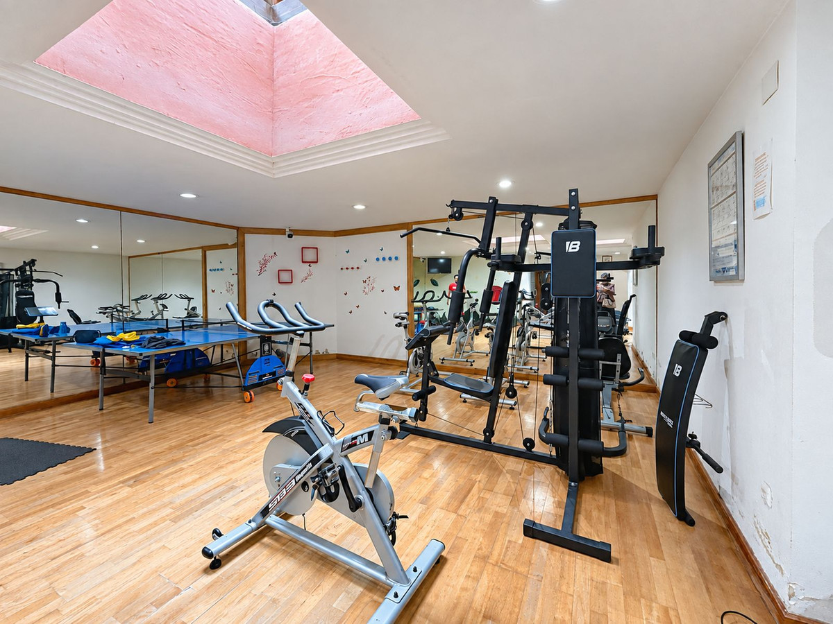 4 Bedroom Apartment in Estepona - Photo 26