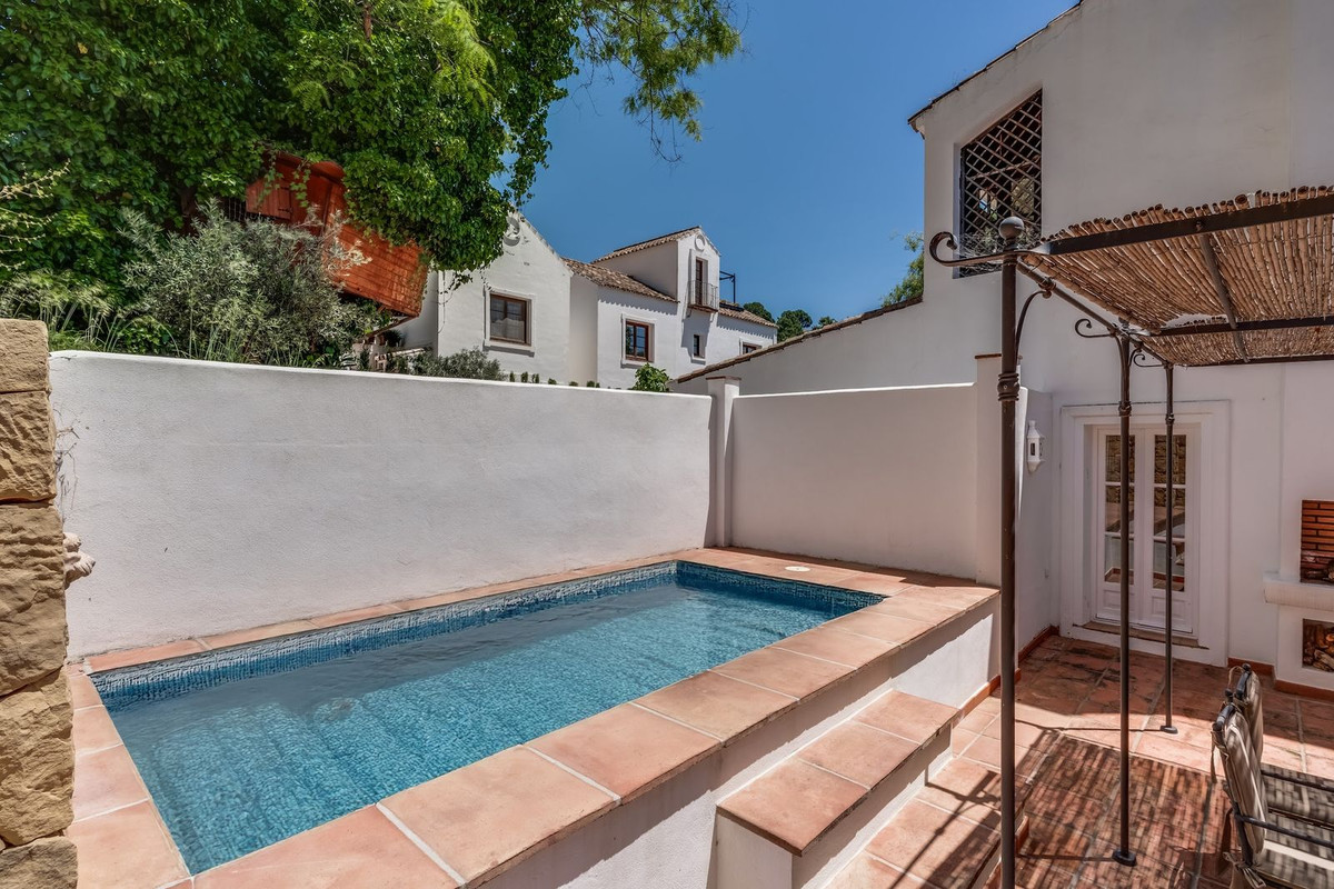 2 Bedroom Apartment in Benahavís - Foto 14