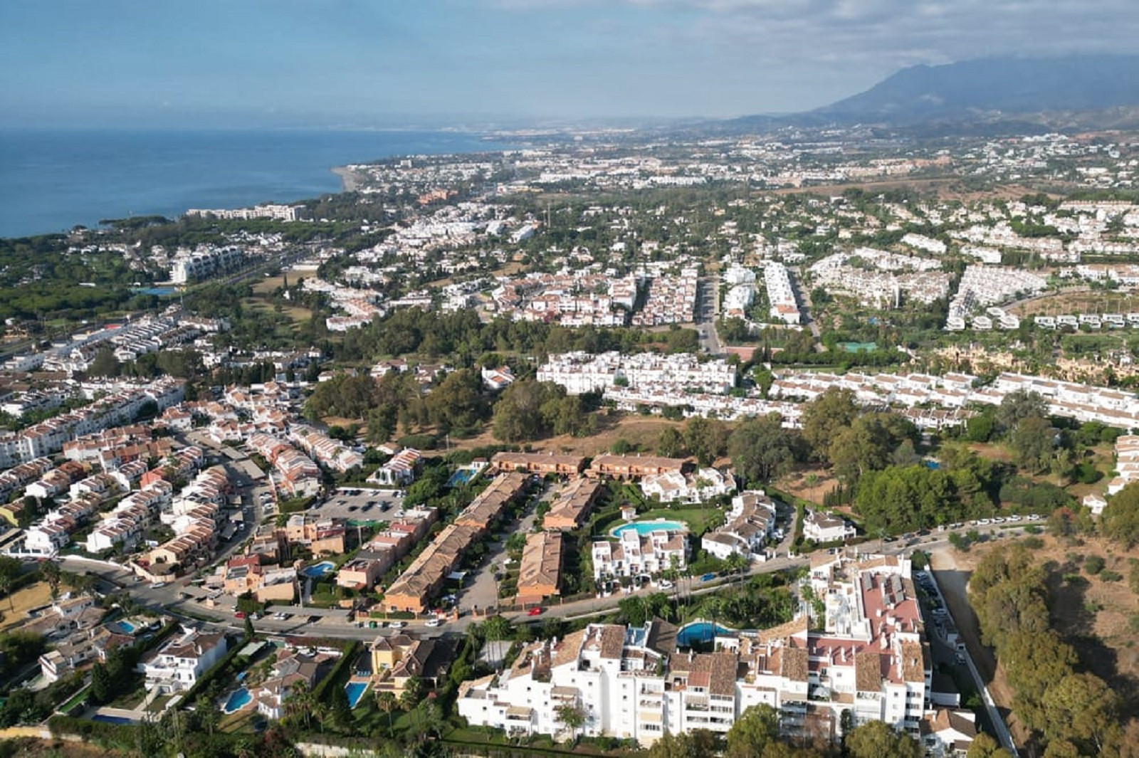 2 Bedroom Apartment in Estepona - Photo 27