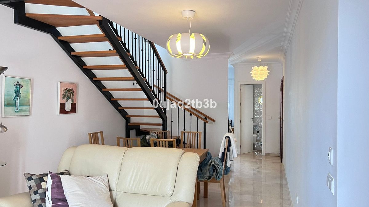 4 Bedroom Apartment in Marbella - Photo 5