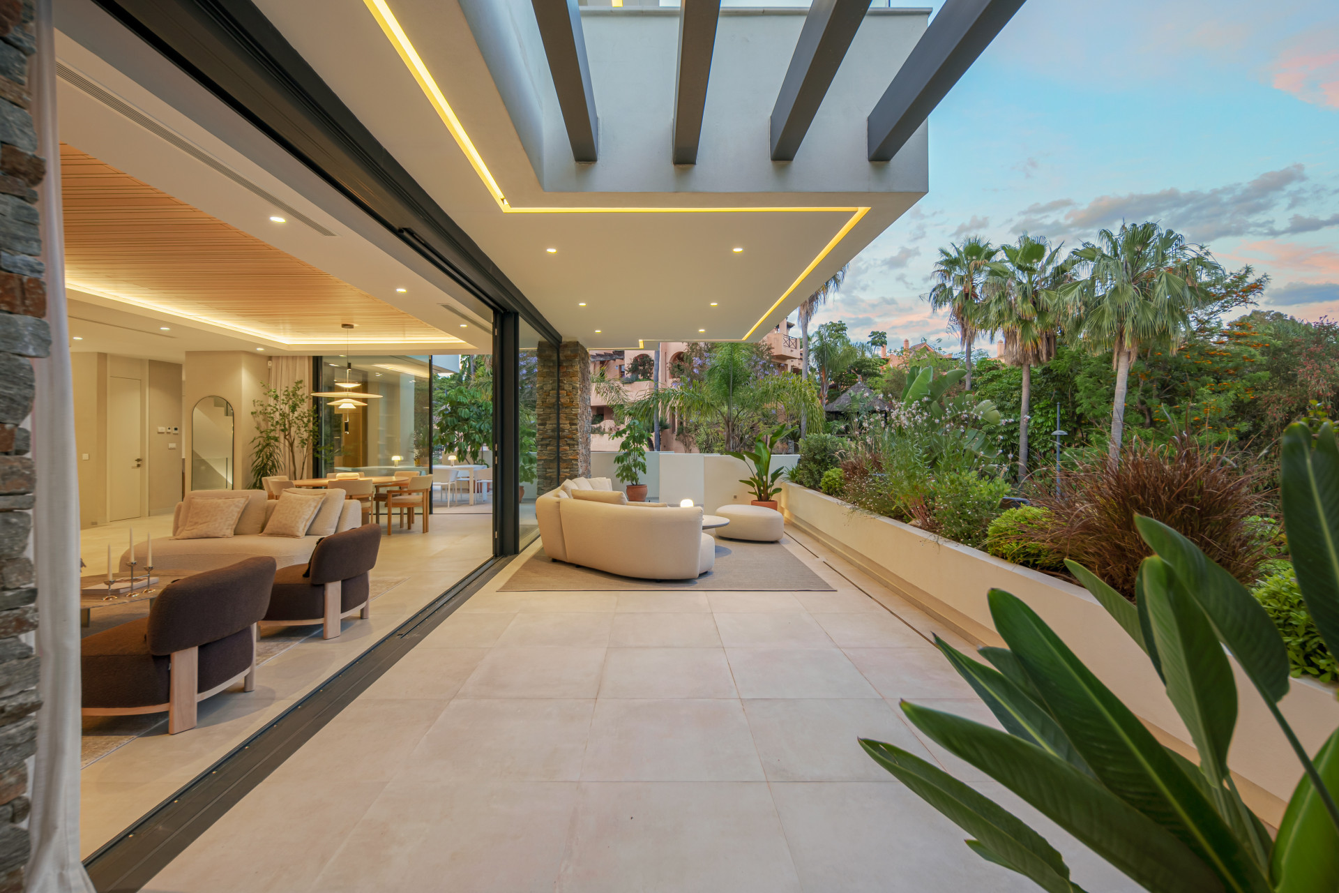 4 Bedroom Villa in Estepona - Photo 9