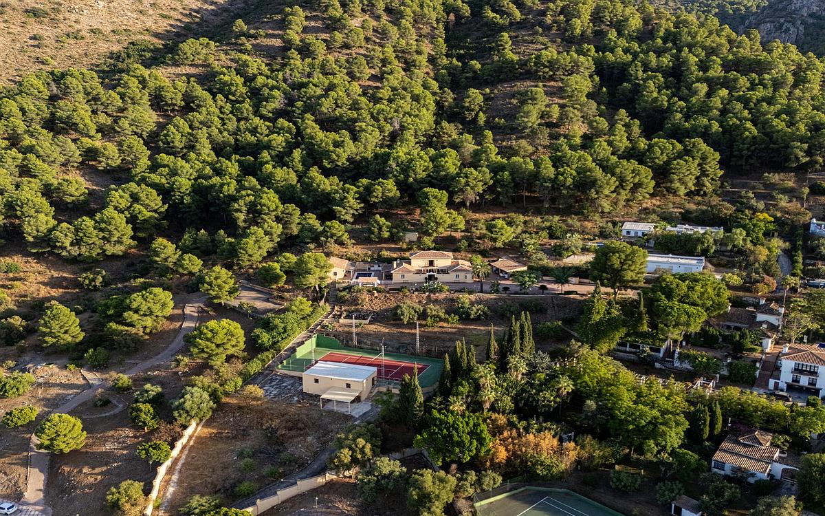 4 Bedroom Villa in Alhaurín de la Torre - Photo 20