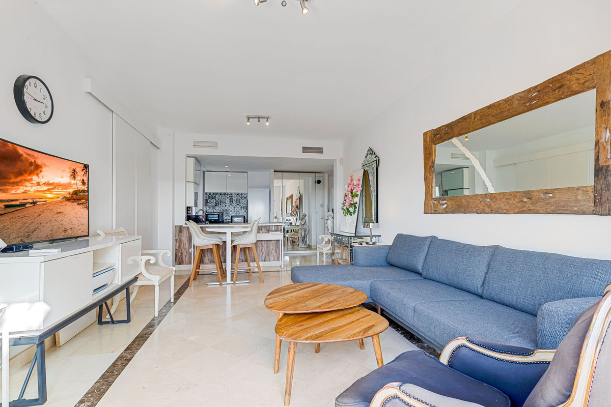 1 Bedroom Apartment in Benahavís - Photo 22