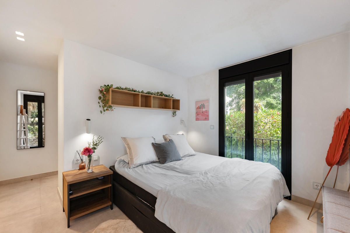 3 Bedroom Apartment in Marbella - Photo 18