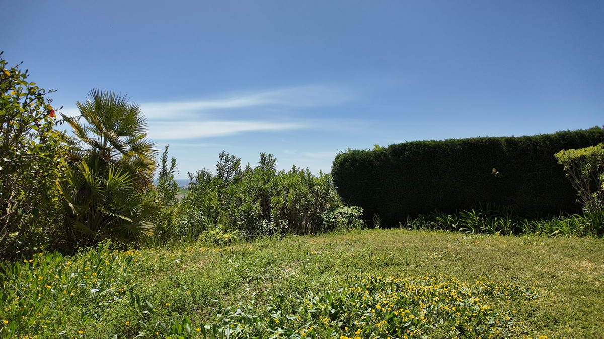4 Bedroom Townhouse in Benahavís - Photo 12