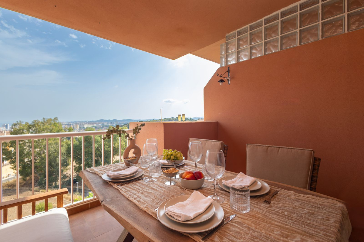 2 Bedroom Penthouse in Fuengirola - Photo 3