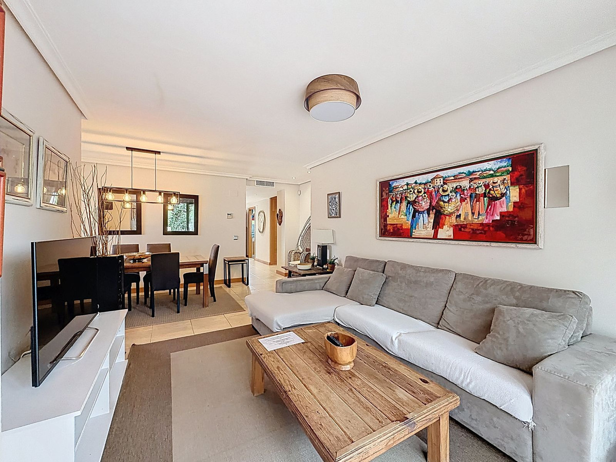 3 Bedroom Apartment in Estepona - Foto 13