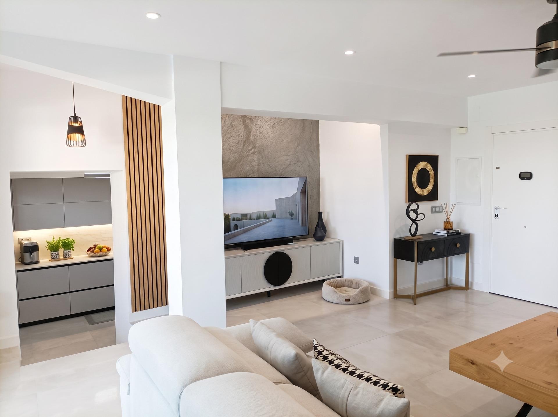 3 Bedroom Apartment in Torremolinos - Photo 10