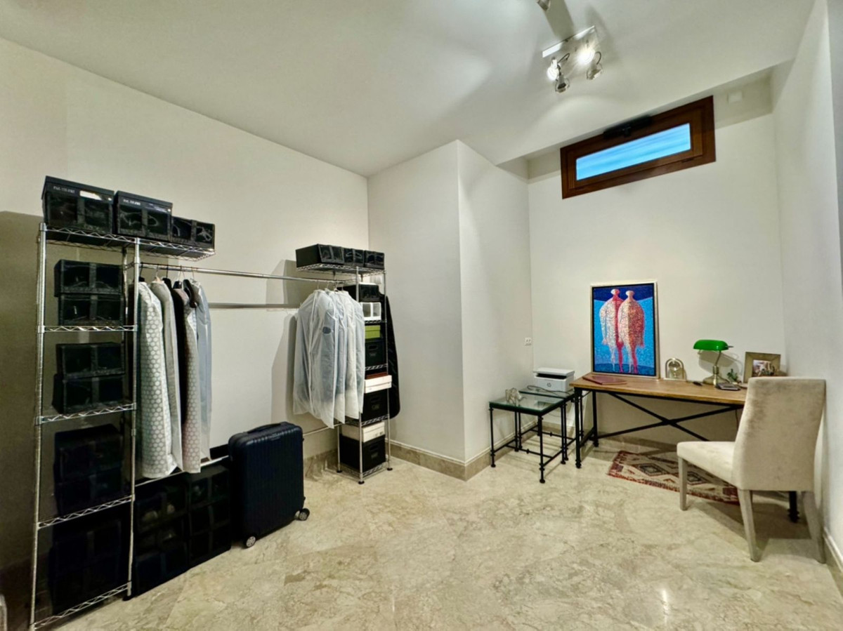 3 Bedroom Apartment in San Pedro de Alcántara - Photo 15