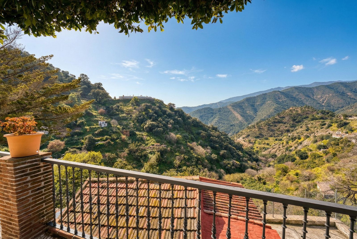 4 Bedroom Villa in Istán - Photo 31