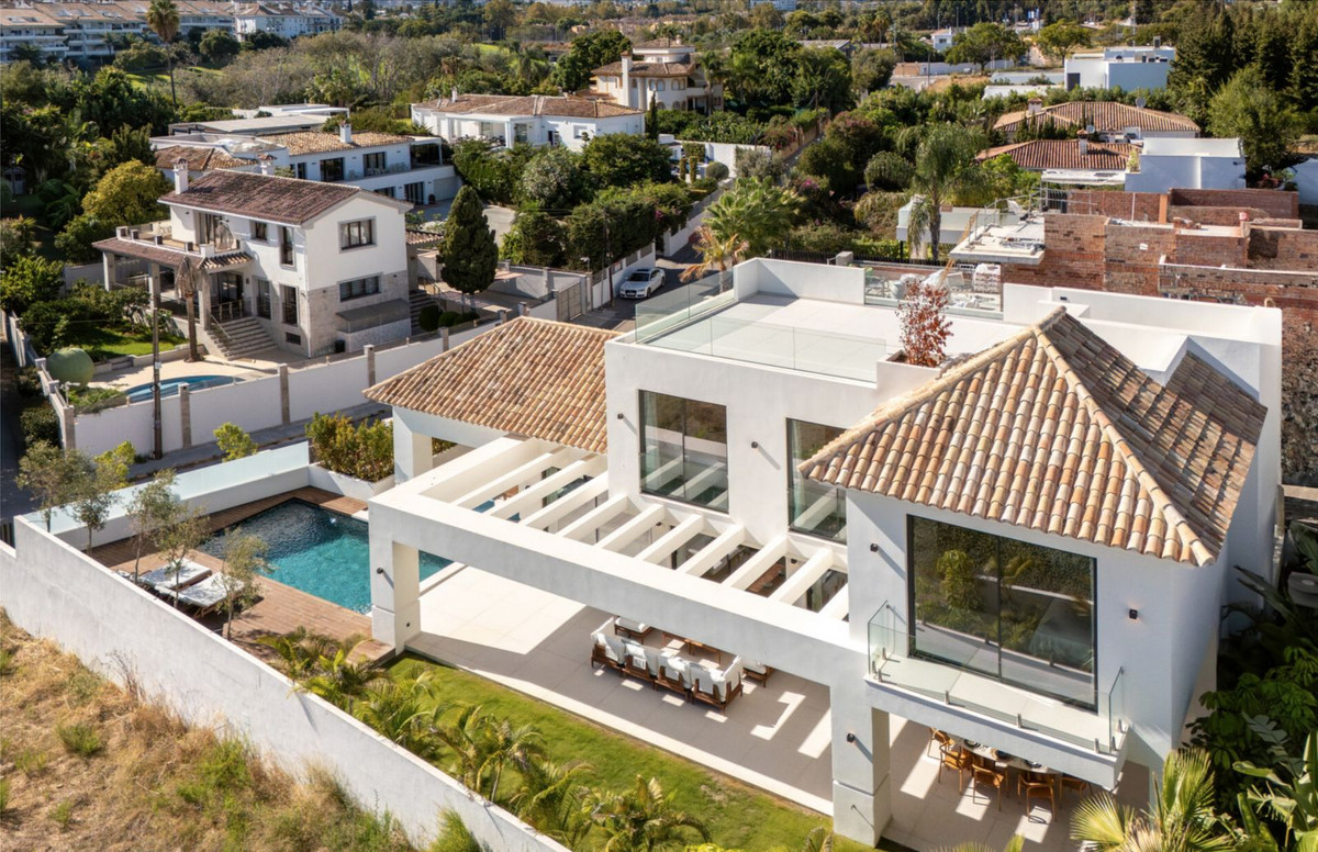 5 Bedroom Villa in San Pedro de Alcántara - Photo 28
