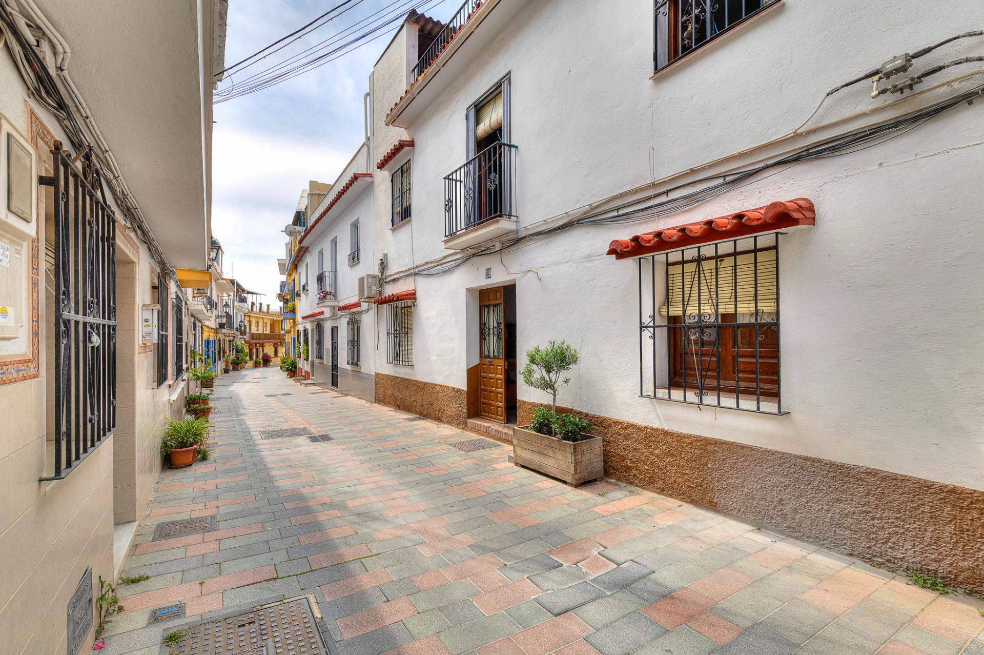5 Bedroom Villa in Marbella - Фото 2