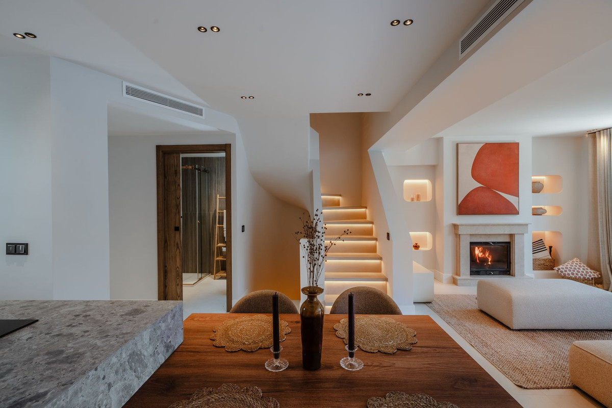 4 Bedroom Townhouse in San Pedro de Alcántara - Photo 7