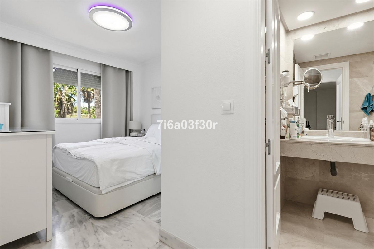 2 Bedroom Apartment in Marbella - Photo 10