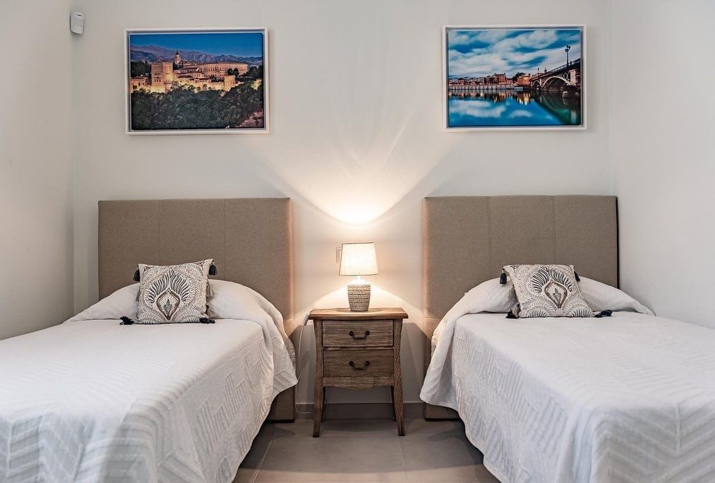 2 Bedroom Apartment in Estepona - Photo 9