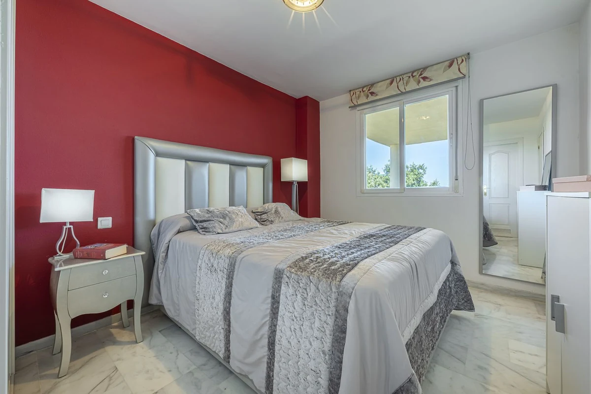 Piso de 3 dormitorios con piscina en Málaga – Foto 9