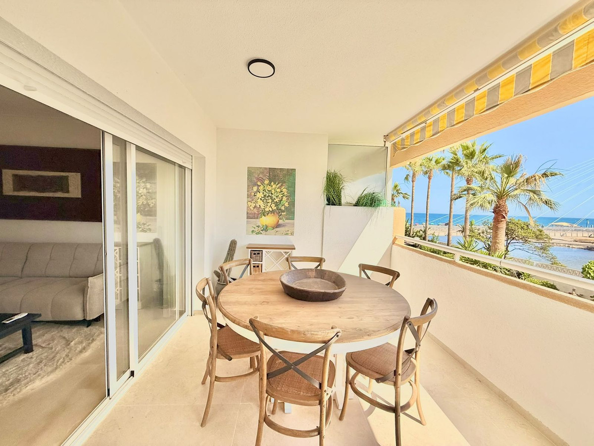 2 Bedroom Apartment in Fuengirola - Photo 11