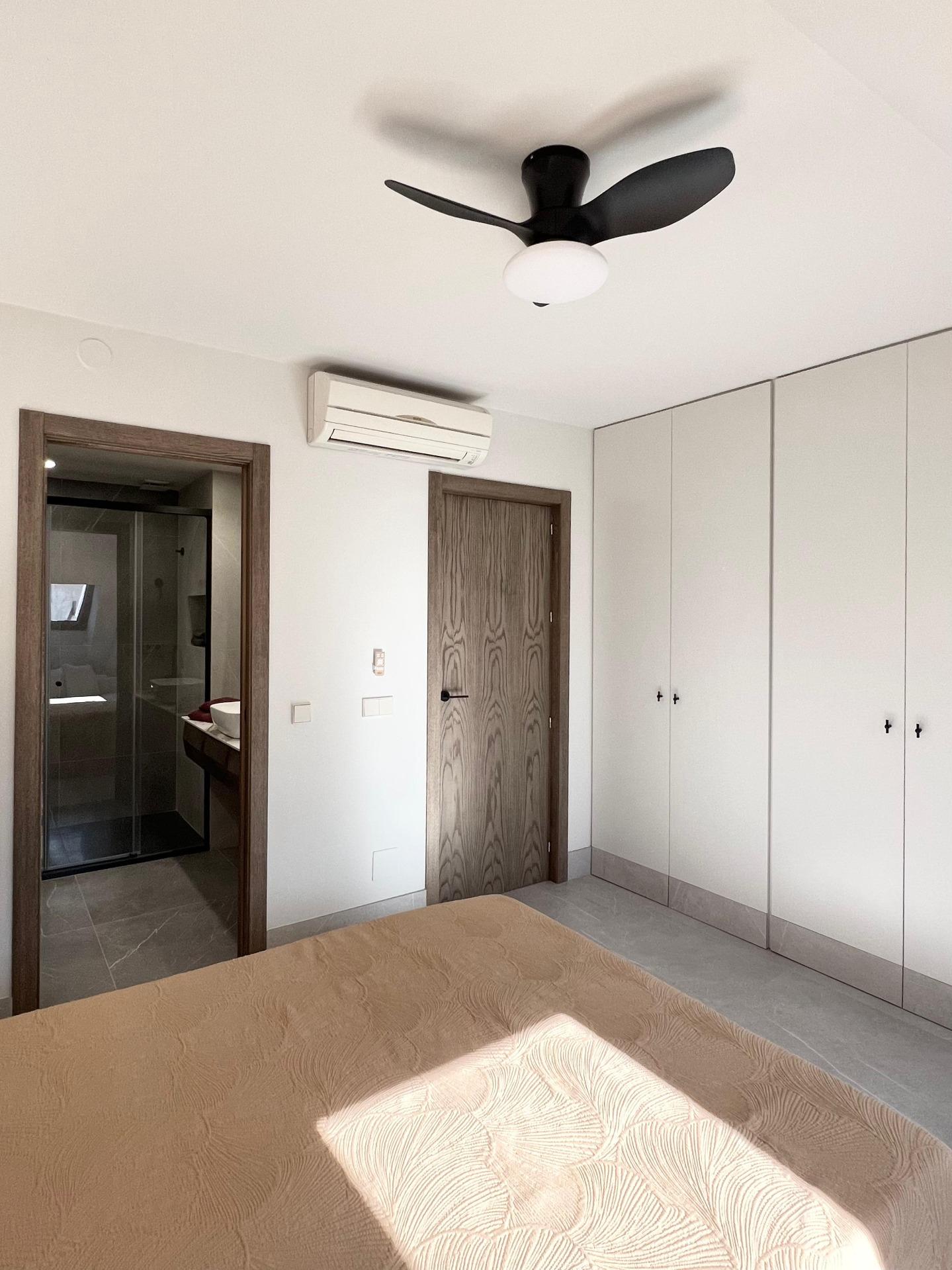 4 Bedroom Penthouse in Fuengirola - Photo 16