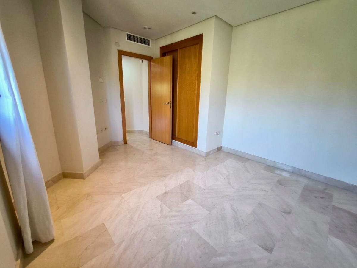 Piso de 2 dormitorios con piscina en Málaga – Foto 22