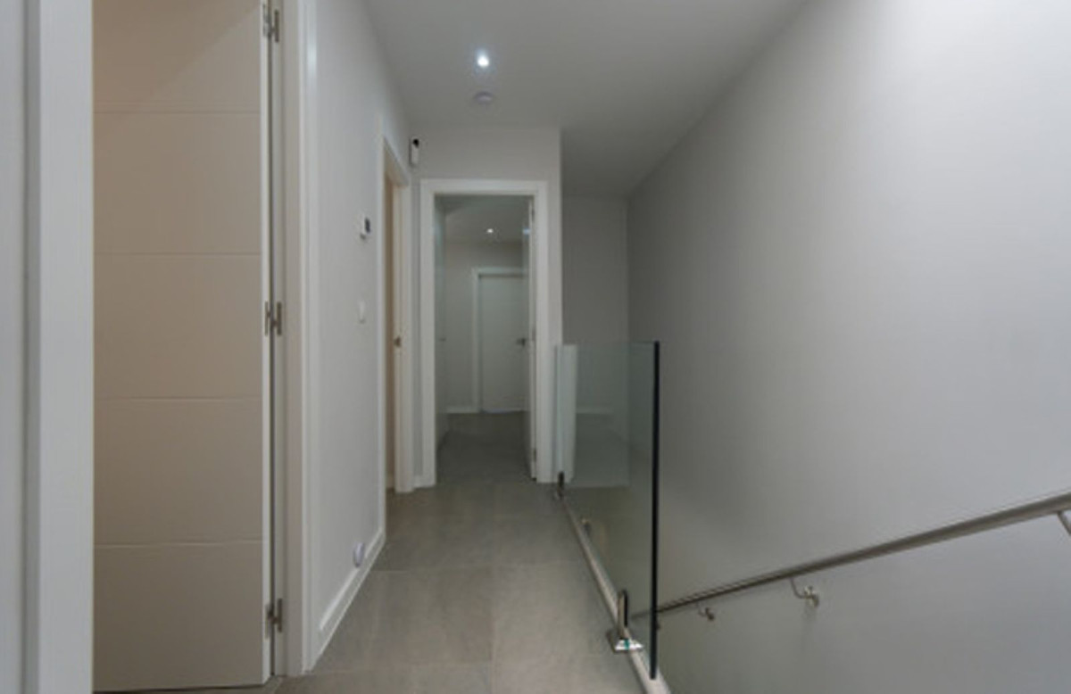 Villa met 3 slaapkamers met zwembad in Málaga, Spanje – Foto 22