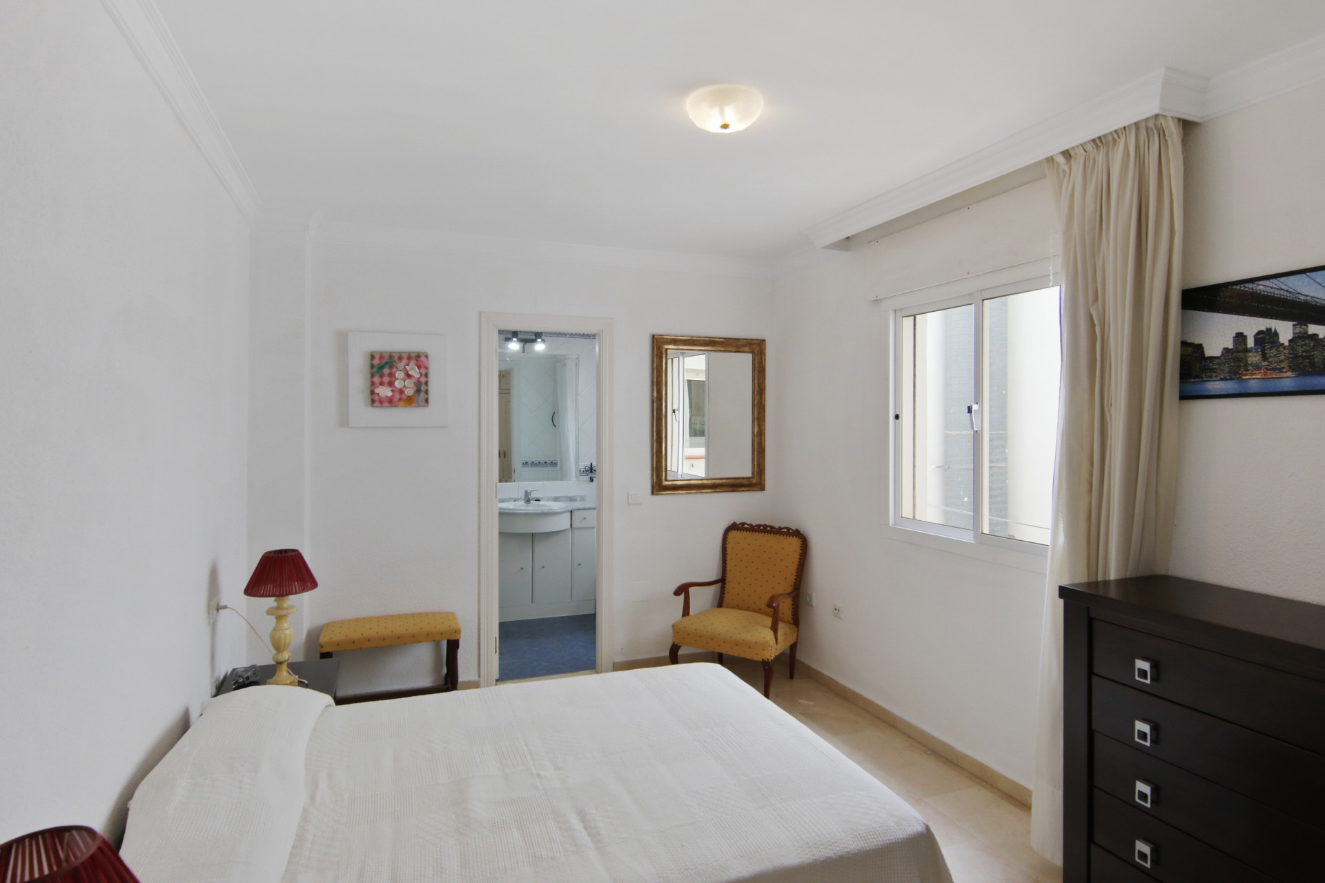 2 Bedroom Apartment in Estepona - Photo 4