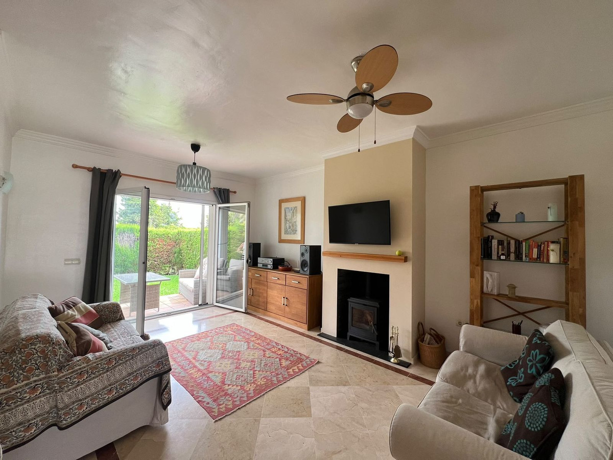 3 Bedroom Villa in La Alcaidesa - Photo 10