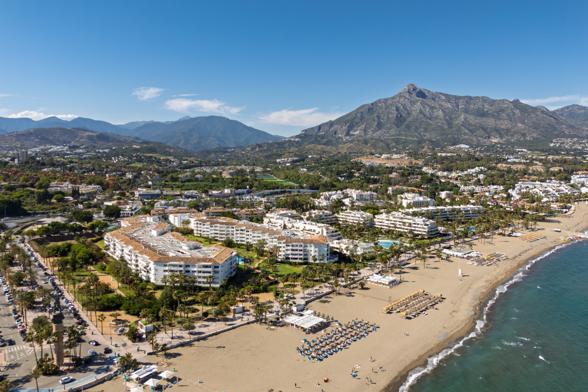 4 Bedroom Apartment in Marbella - Photo 2