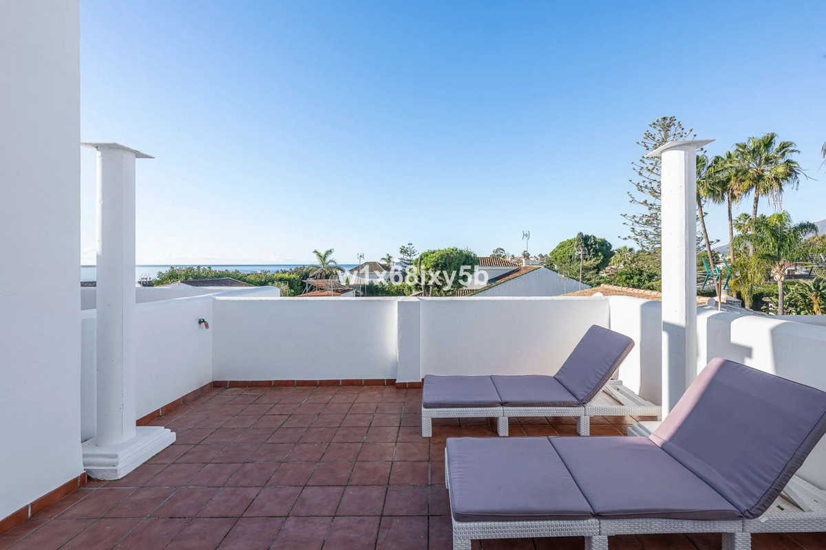 3 Bedroom Townhouse in Estepona - Фото 34