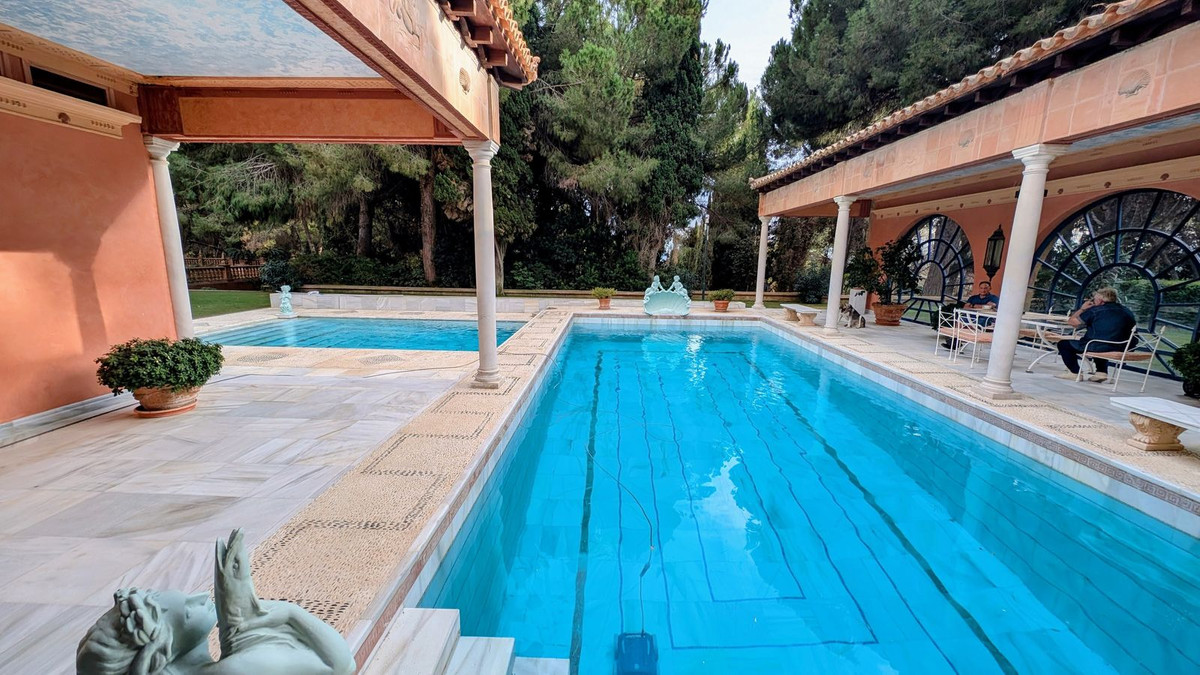 16 Bedroom Villa in Sotogrande - Photo 6