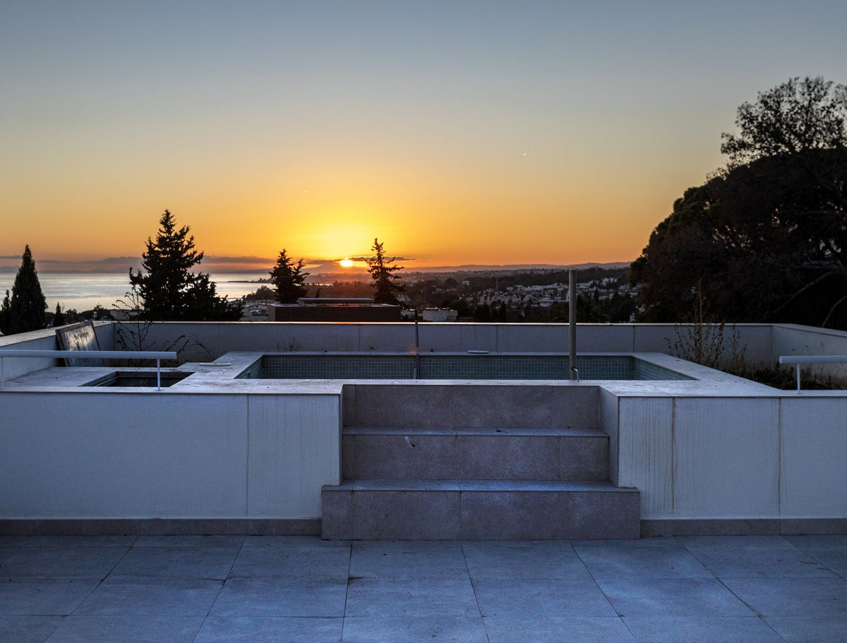 4 Bedroom Villa in Marbella - Photo 15