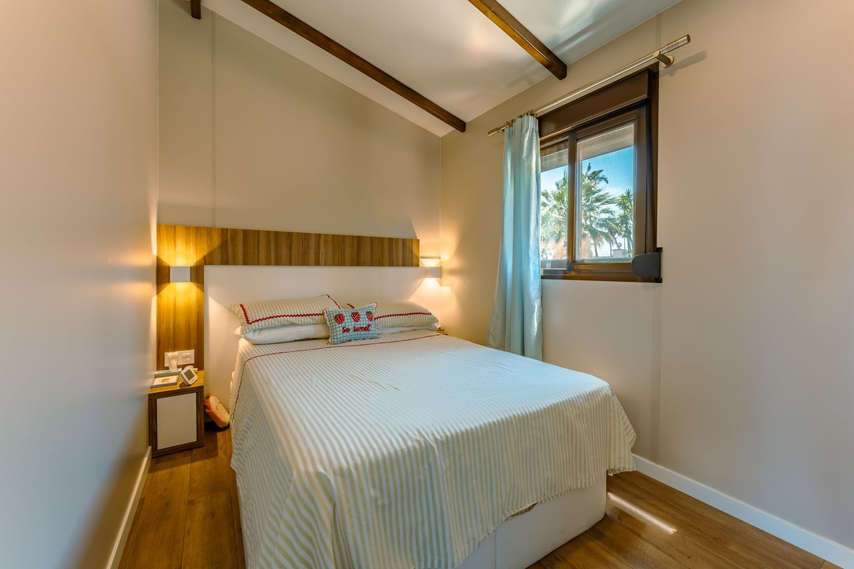 4 Bedroom Villa in Estepona - Photo 43